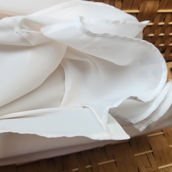 LOFT, Closed, Officewear, Workwear, thin straps, V-neckline, button closure Top - Picture 5 of 10